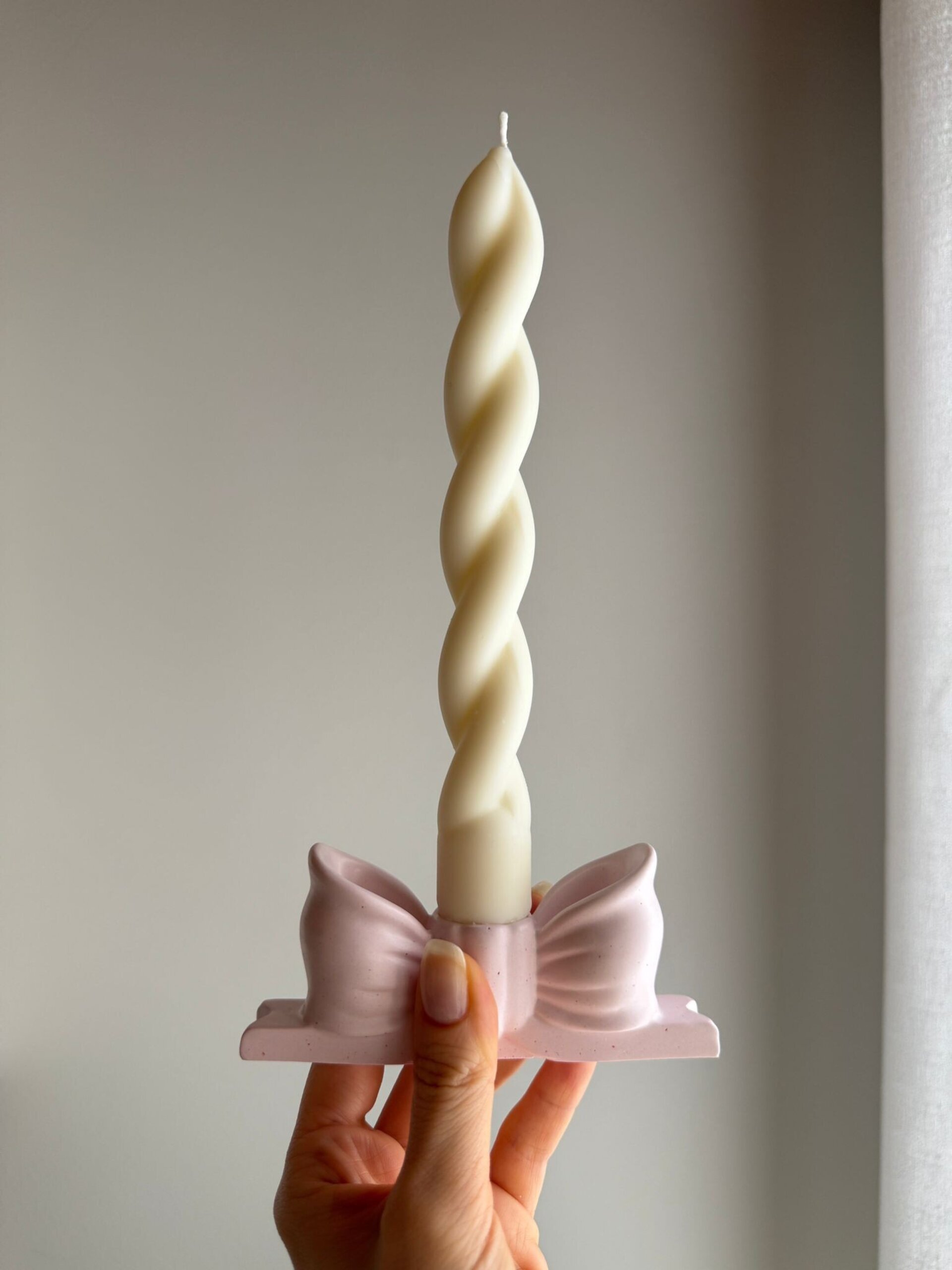 Candelabro en Forma de Lazo – Estilo Romántico Coquette | Blanco, Rosa y Azul - 8