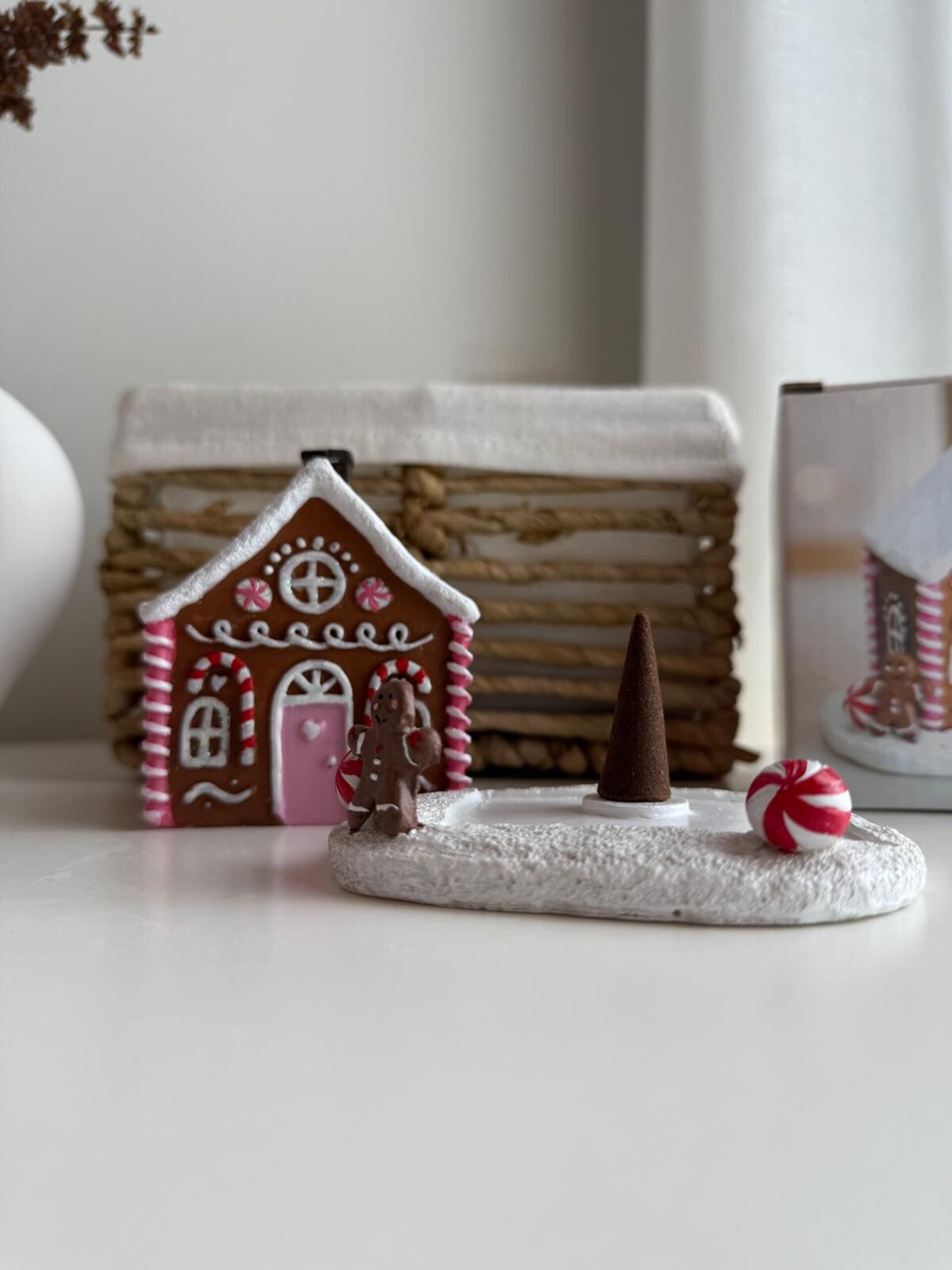 Quemador de incienso Casa de Jengibre + Caja de incienso en forma de conos - 6