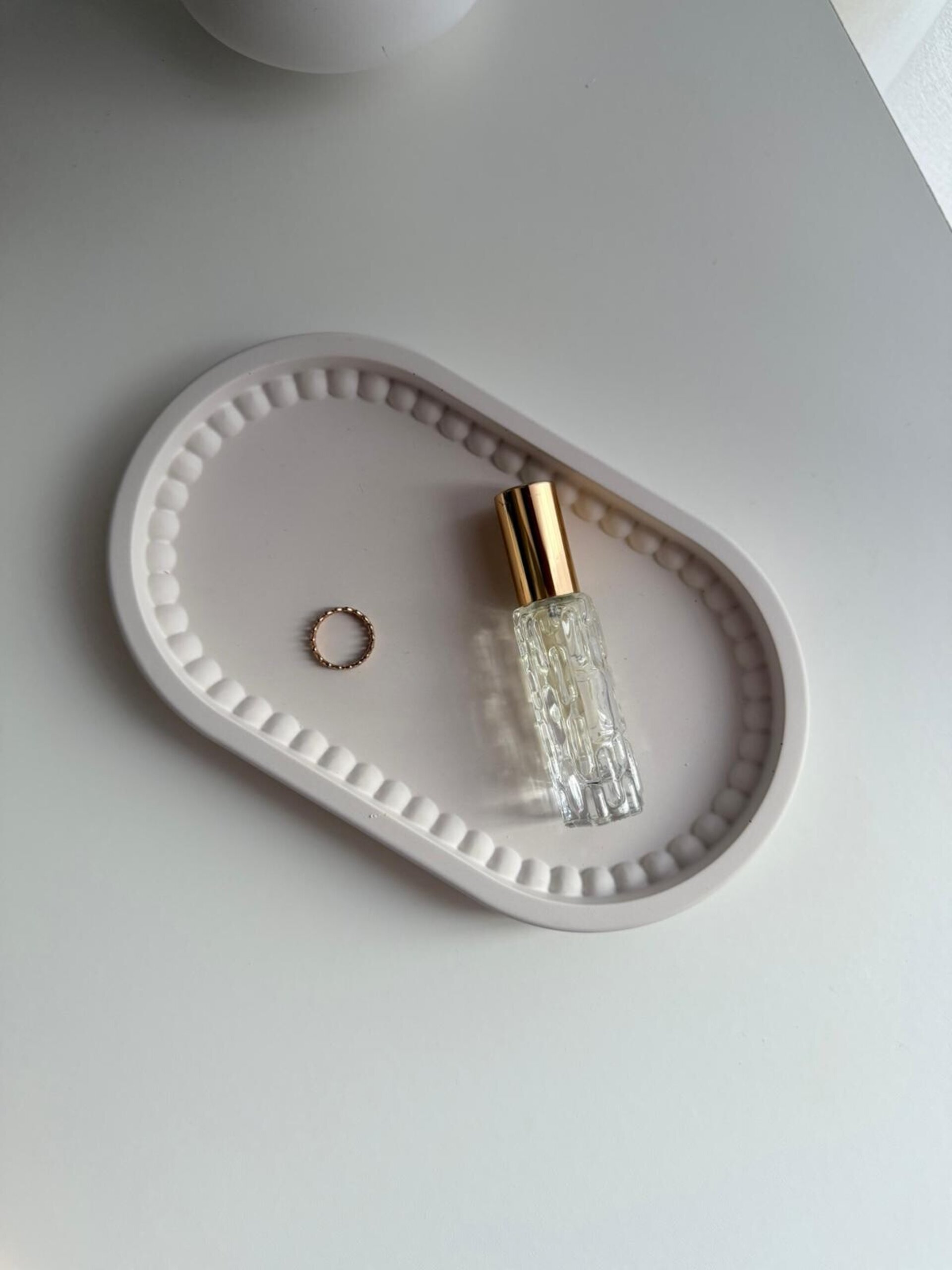 Bandeja Decorativa con Borde de Cuentas – Organizador Elegante y Versátil - 1
