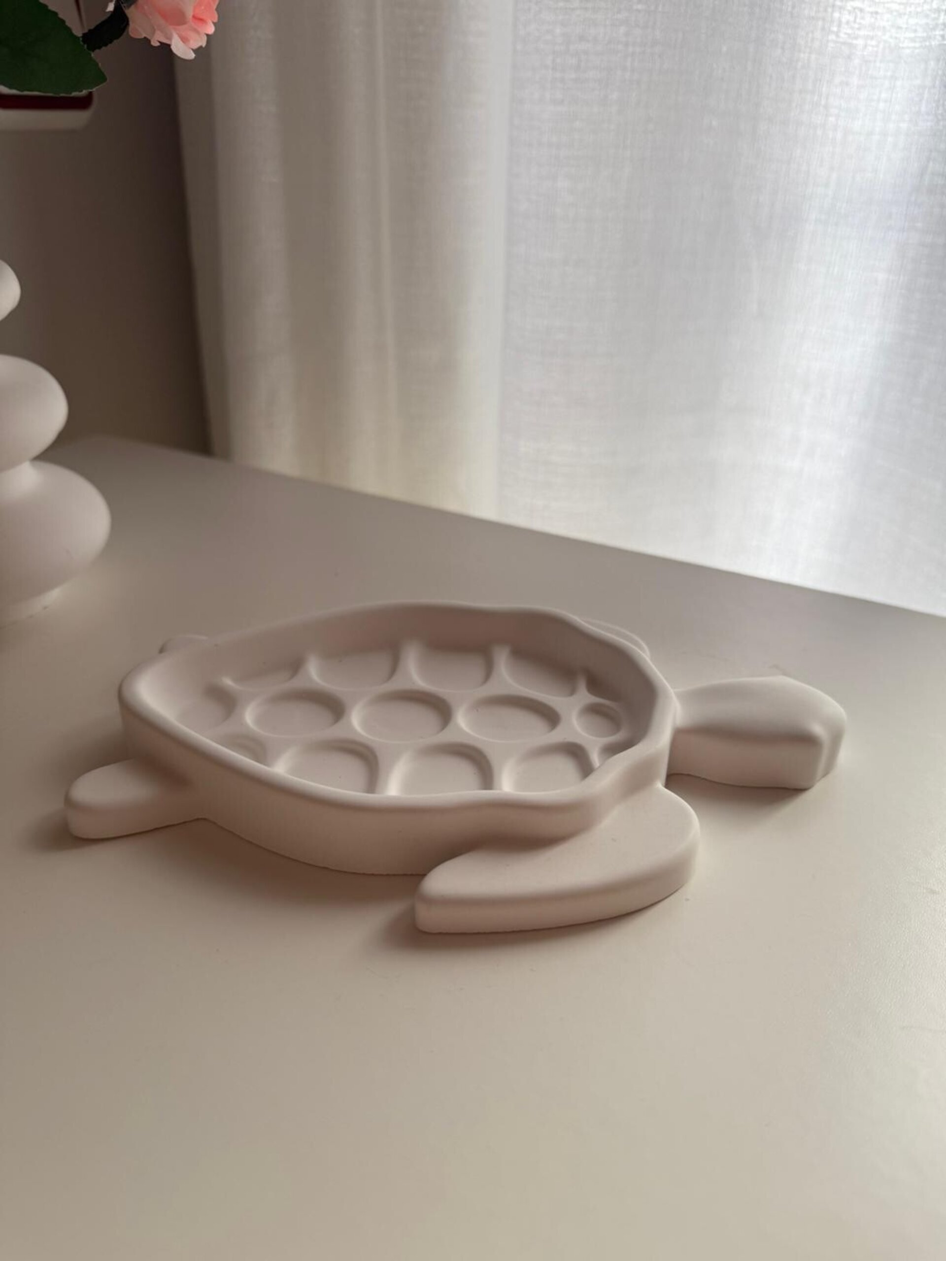 Bandeja Tortuga Decorativa – Joyero Original en Color Blanco - 1