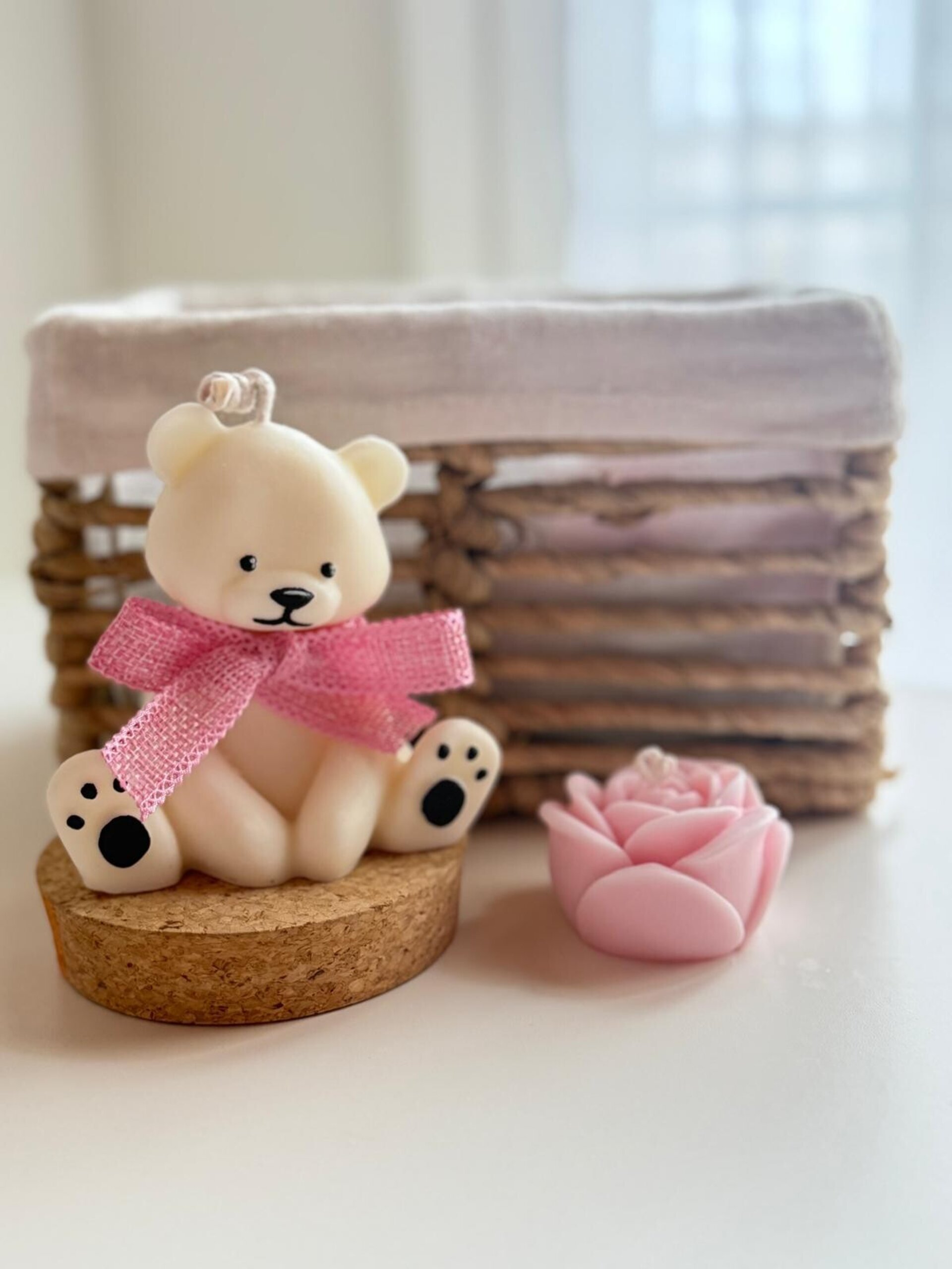 Vela Decorativa Baby Bear – Vela en Forma de Osito con Lacito, Ideal para Regalo - 2