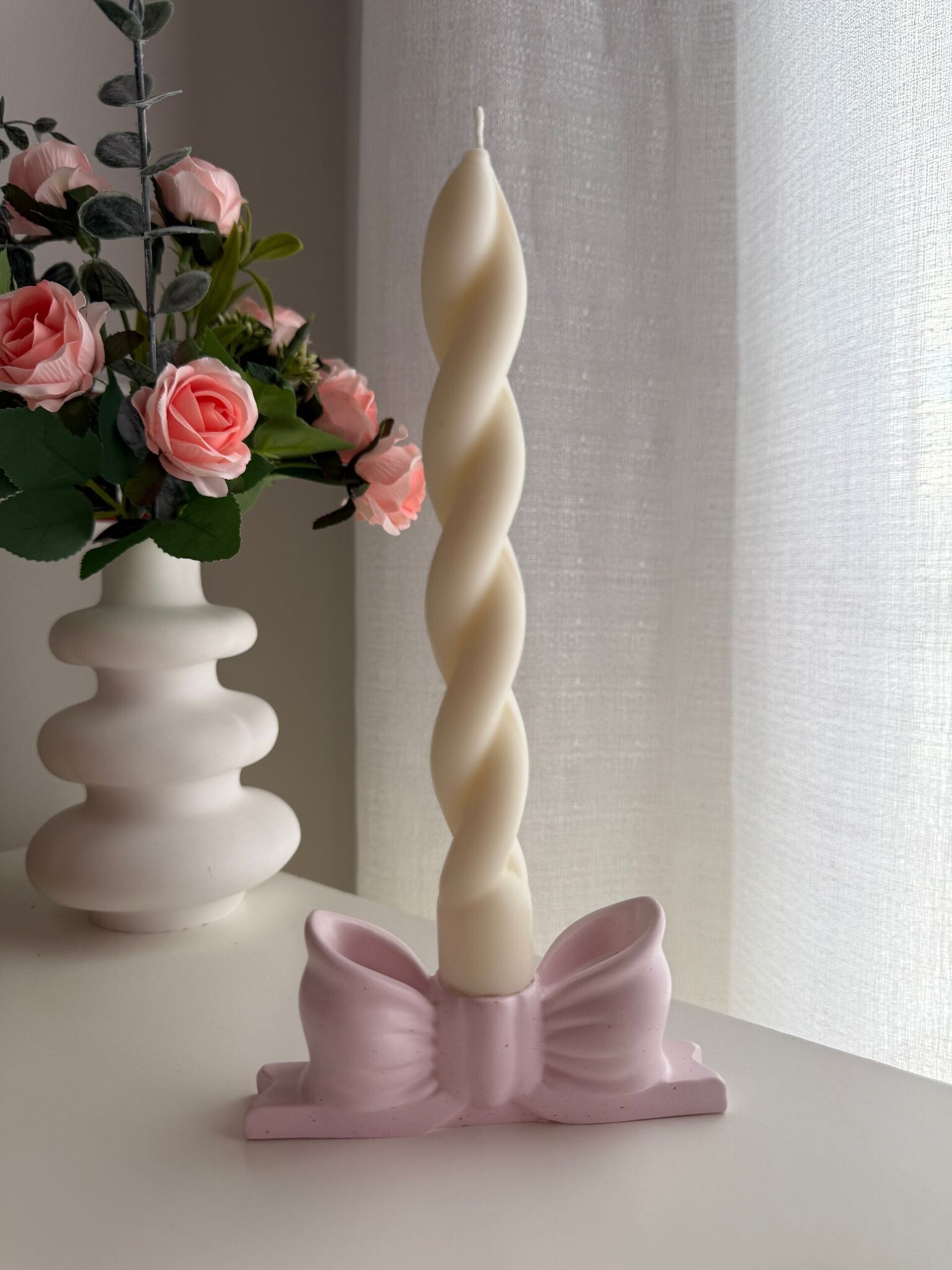Candelabro en Forma de Lazo – Estilo Romántico Coquette | Blanco, Rosa y Azul - 7