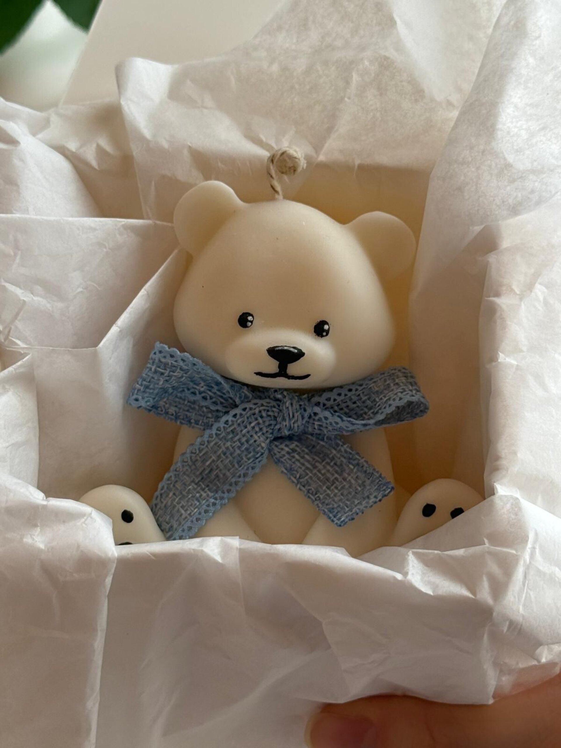 Vela Decorativa Baby Bear – Vela en Forma de Osito con Lacito, Ideal para Regalo - 2