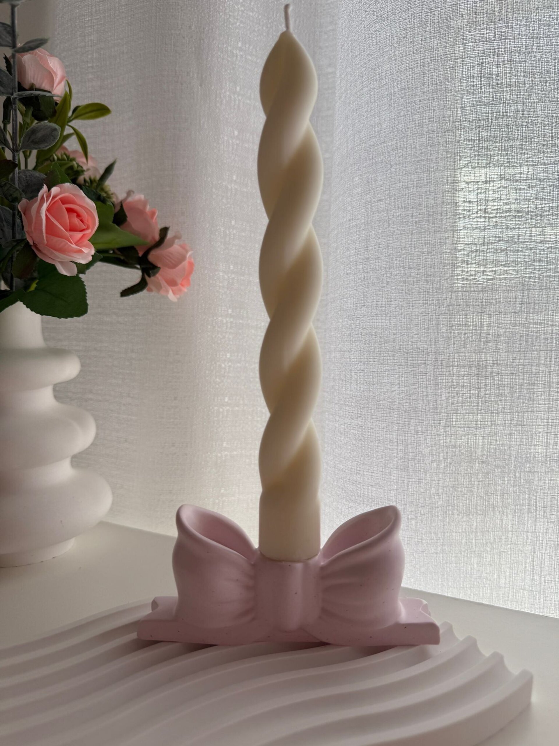 Candelabro en Forma de Lazo – Estilo Romántico Coquette | Blanco, Rosa y Azul - 5