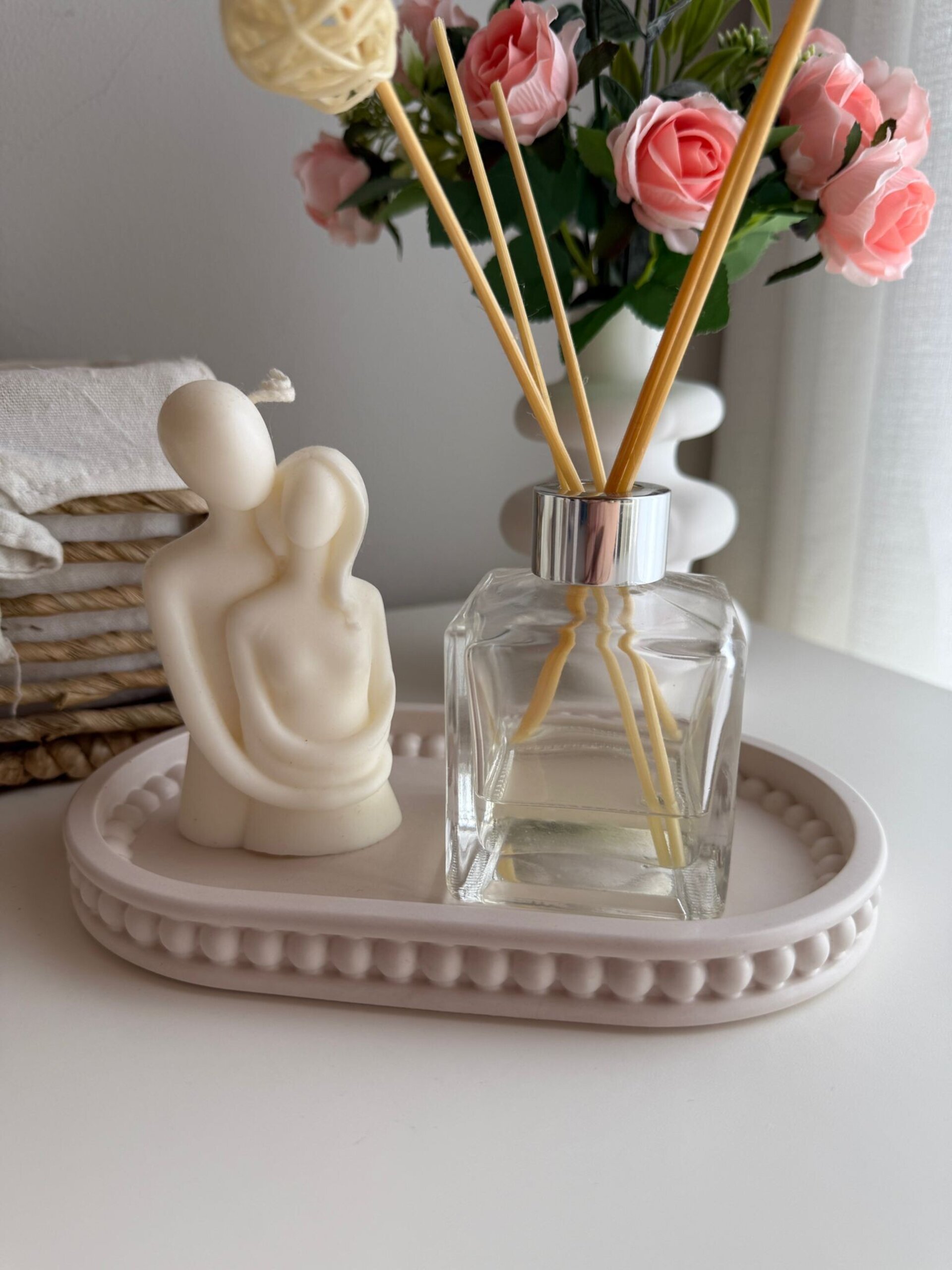 Vela Decorativa Pareja en Abrazo – Blanco Crema, Nude o Rosa Claro - 2