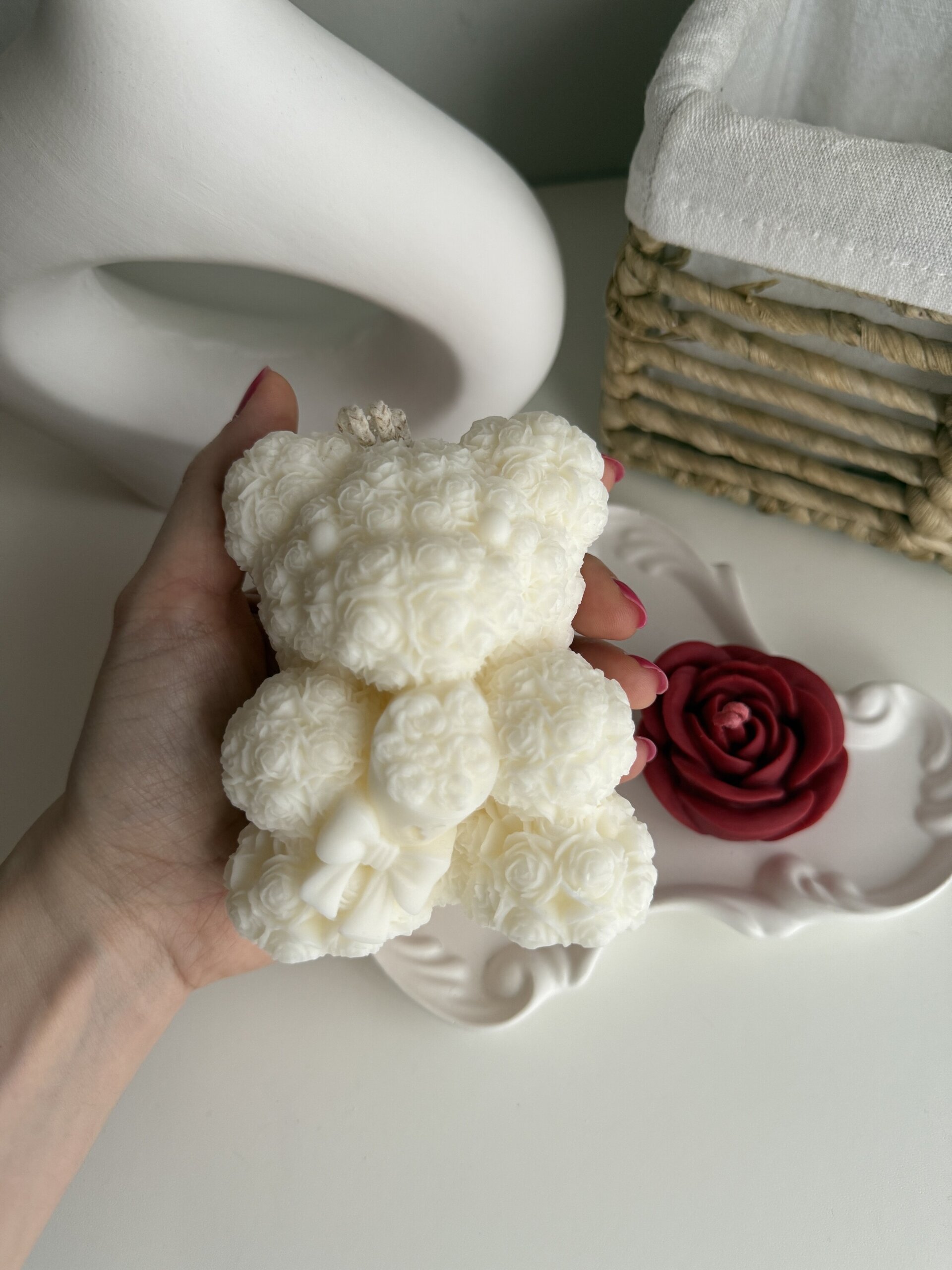 Vela Oso con Ramo de Flores – Decorativa, Romántica y Exclusiva (Tamaño Grande) - 1