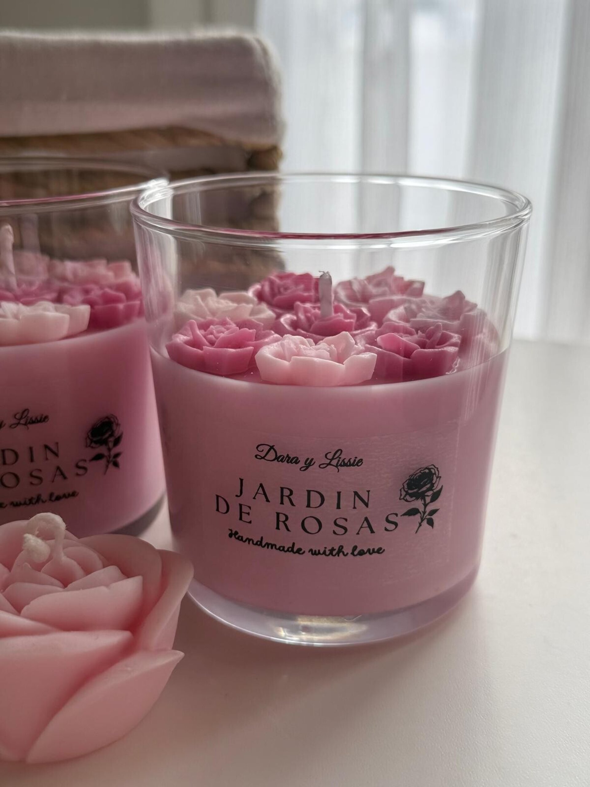 Vela Aromática Jardín de Rosas - Belleza y Fragancia Natural - 2